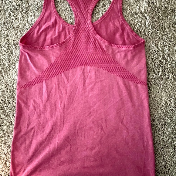 Under Armour pink dry fit razor back top - Picture 3 of 3